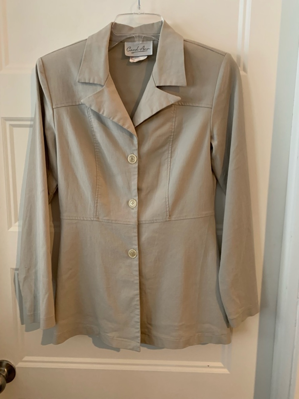 Carol Ann Vintage Women's Beige Button-Front blazer